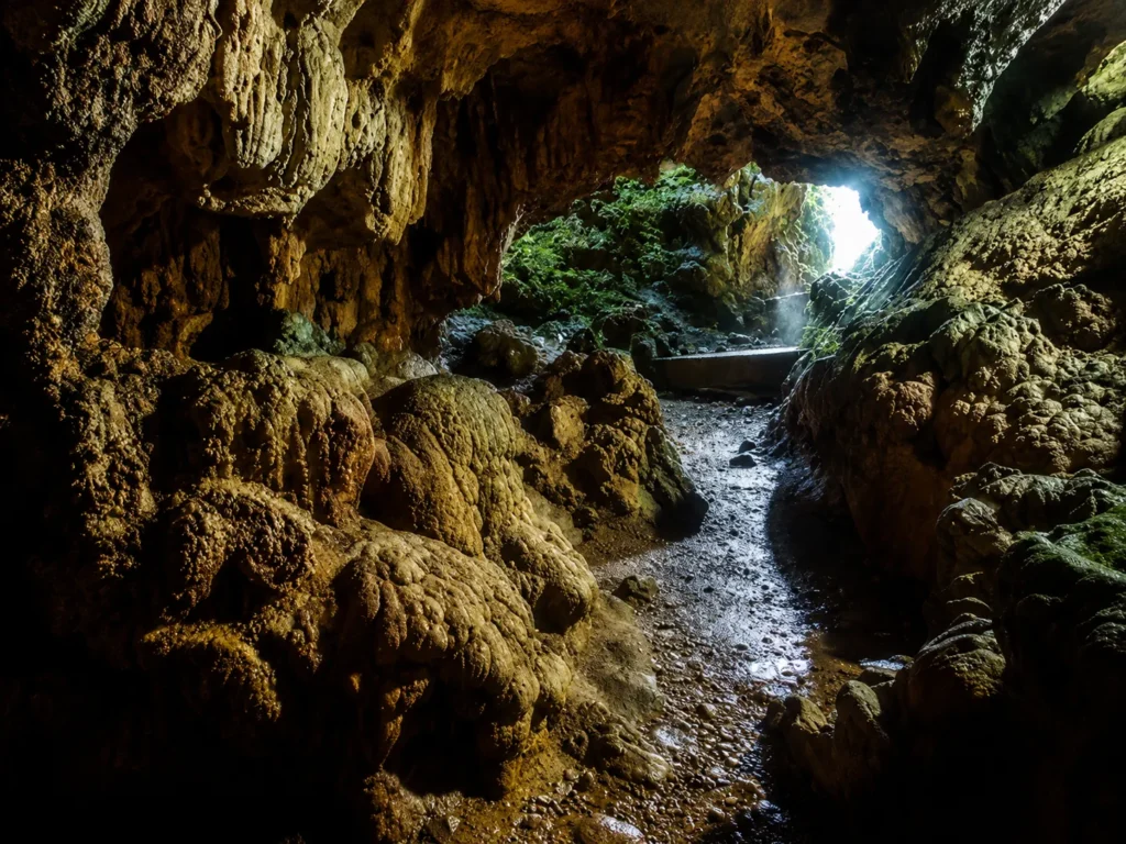 Mawsmai Cave image