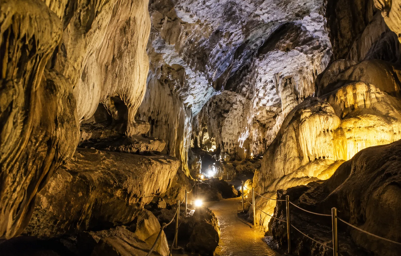 Mawsmai Caves