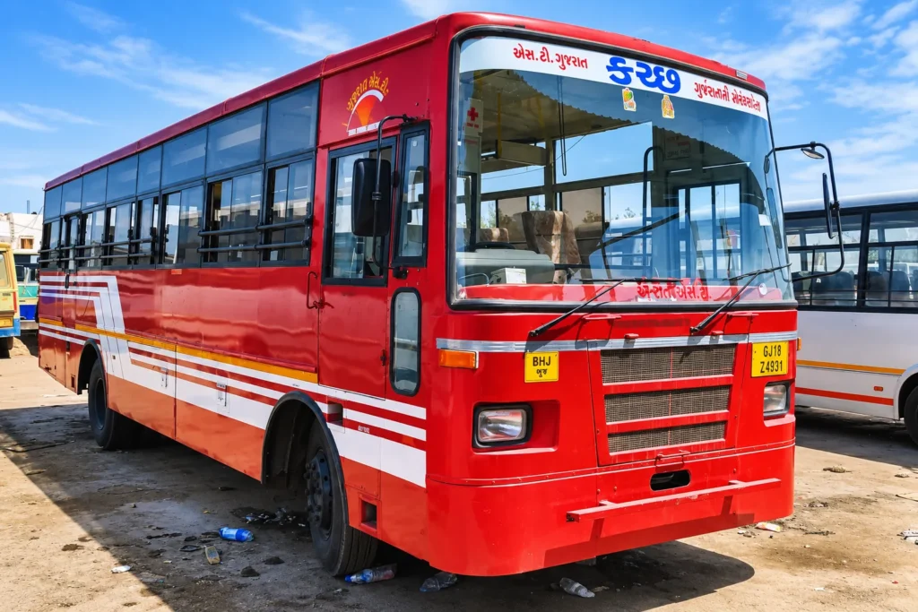 By bus of Bhuj